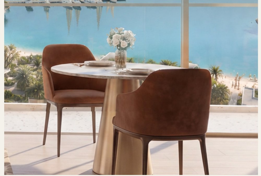 Dining table with ocean view, Mira Coral Bay